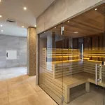 Bij Arnhem A12 Hotell 4*