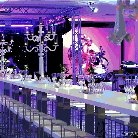 Bij Arnhem A12 מלון 4*