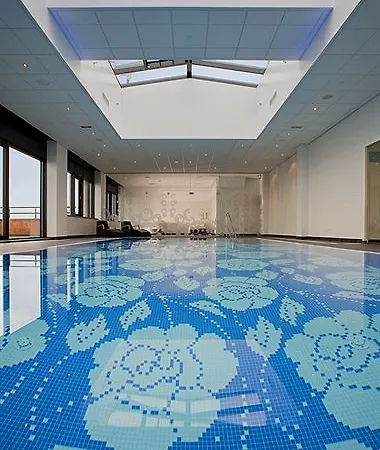 Bij Arnhem A12 מלון 4*