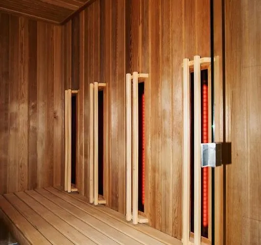 Bij Arnhem A12 Hotell 4*