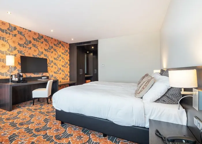 Bij Arnhem A12 Hotell 4*