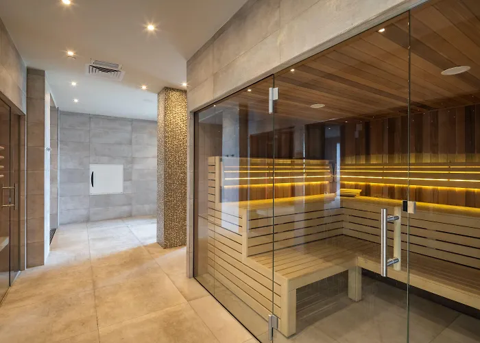 Bij Arnhem A12 Hotel 4*